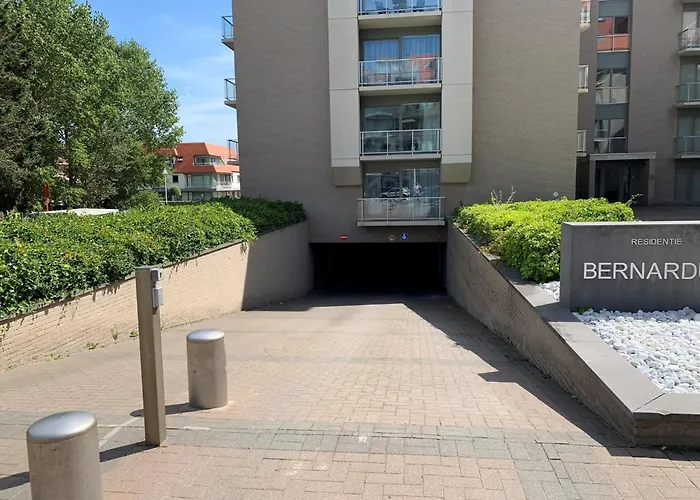 아파트 In Near The